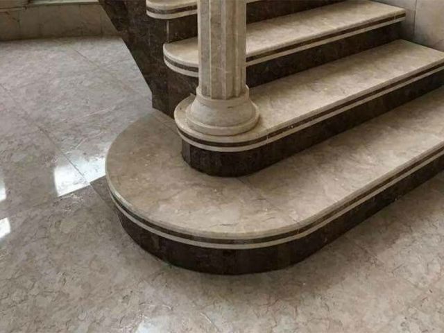 Оригинальные ступени из натурального мрамора